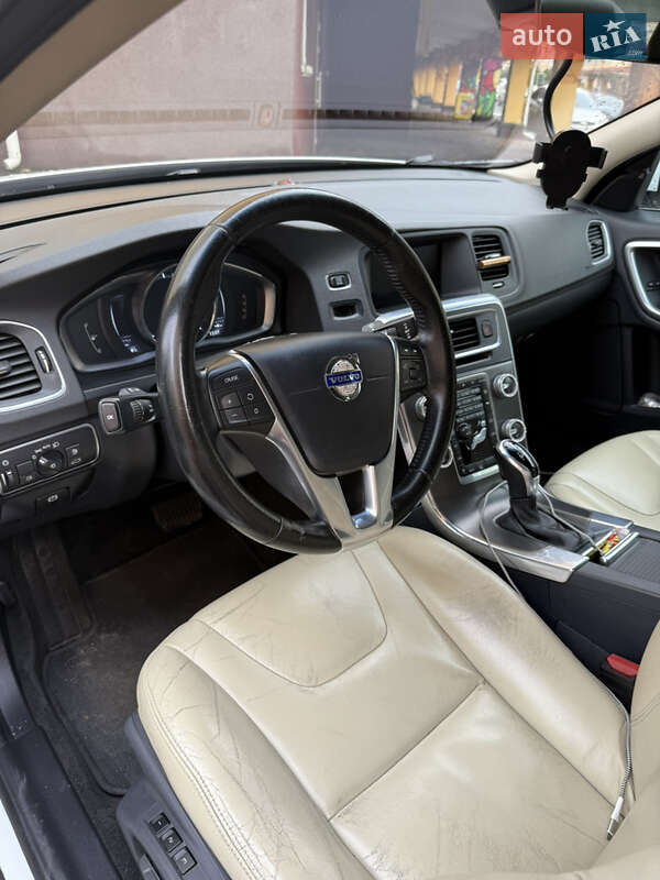 Седан Volvo S60 2016 в Софиевской Борщаговке фото 18 Седан Volvo S60 2016 в Софиевской Борщаговке