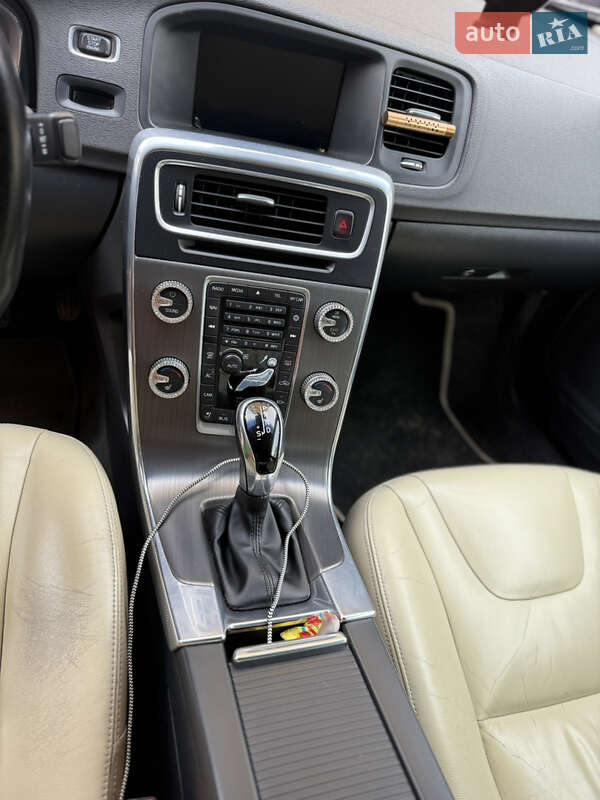 Седан Volvo S60 2016 в Софиевской Борщаговке фото 23 Седан Volvo S60 2016 в Софиевской Борщаговке