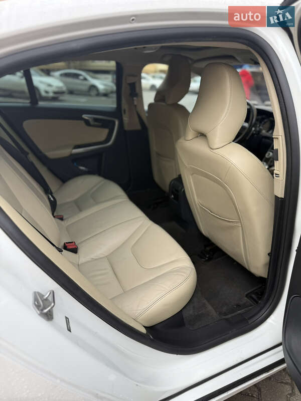 Седан Volvo S60 2016 в Софиевской Борщаговке фото 26 Седан Volvo S60 2016 в Софиевской Борщаговке