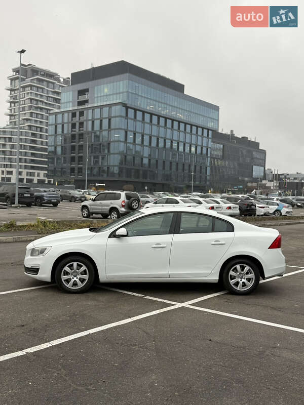 Седан Volvo S60 2013 в Киеве
