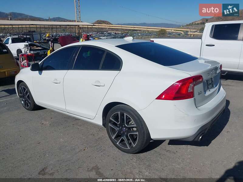 Седан Volvo S60 2017 в Львове