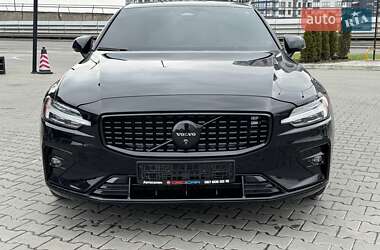 Седан Volvo S60 2024 в Киеве