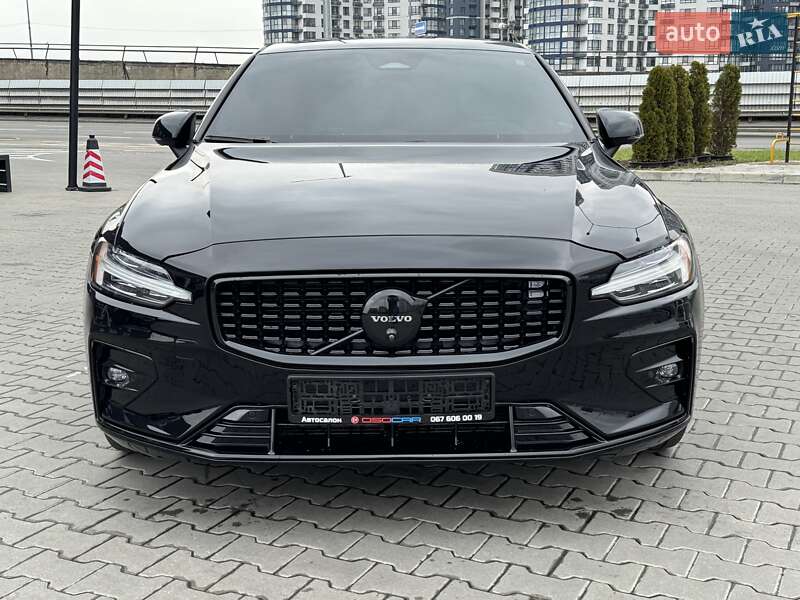 Седан Volvo S60 2024 в Киеве