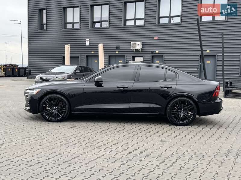Седан Volvo S60 2024 в Киеве