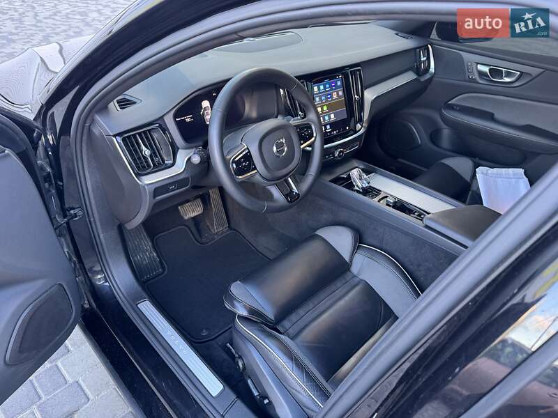 Седан Volvo S60 2024 в Киеве