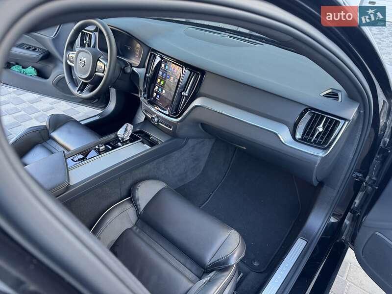 Седан Volvo S60 2024 в Киеве