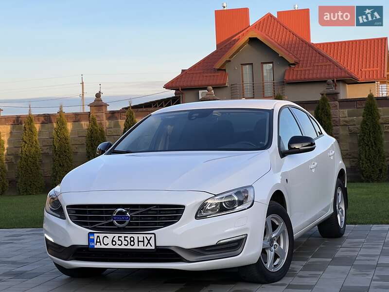 Седан Volvo S60 2015 в Луцке