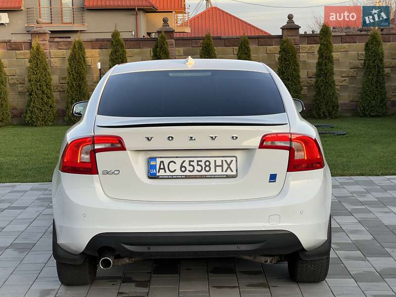 Седан Volvo S60 2015 в Луцке