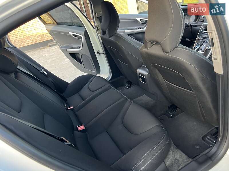 Седан Volvo S60 2015 в Луцке