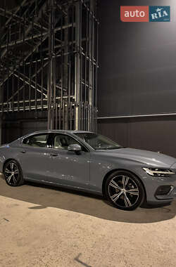 Седан Volvo S60 2021 в Києві