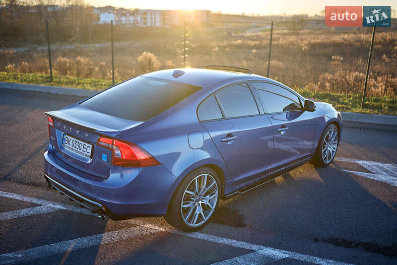 Седан Volvo S60 2017 в Ровно