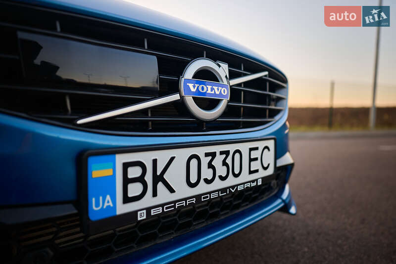 Седан Volvo S60 2017 в Ровно