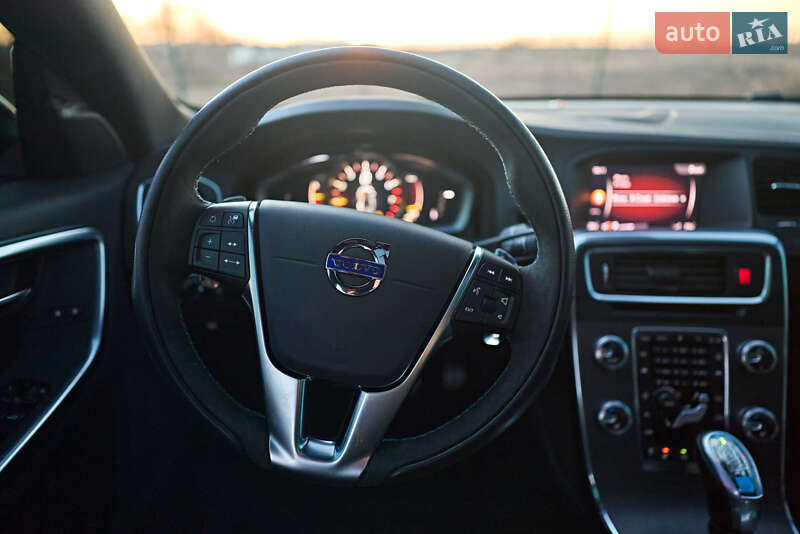 Седан Volvo S60 2017 в Ровно