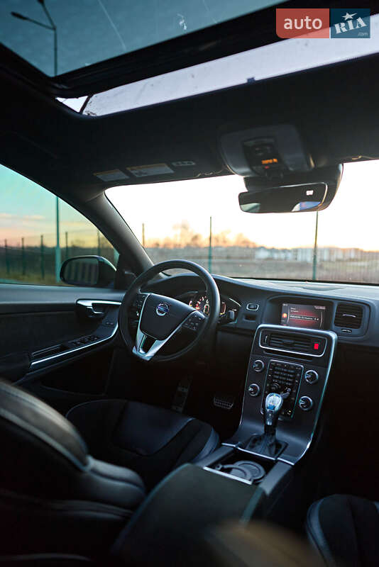 Седан Volvo S60 2017 в Ровно