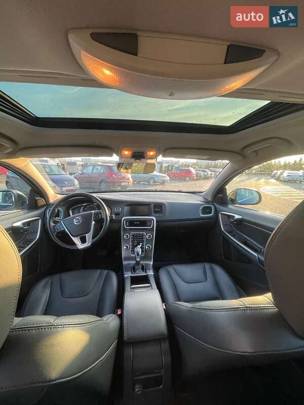 Седан Volvo S60 2016 в Житомире