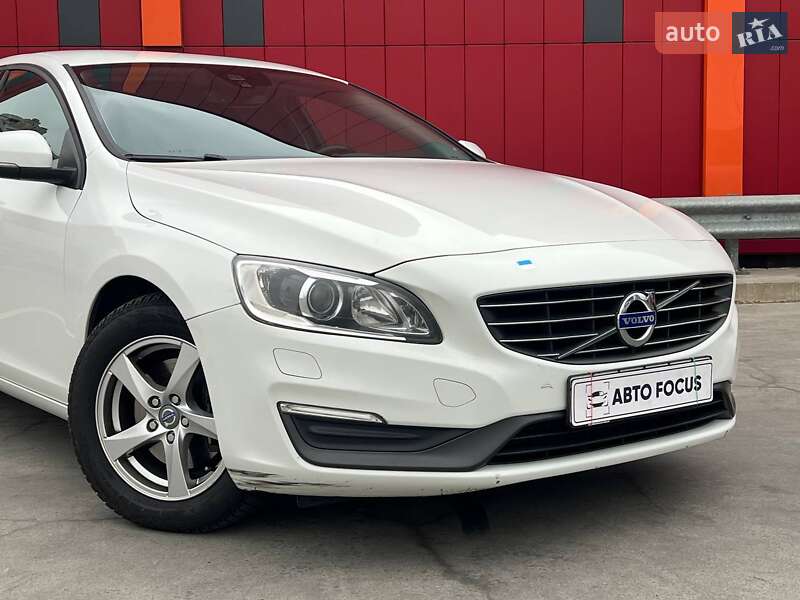 Седан Volvo S60 2015 в Киеве