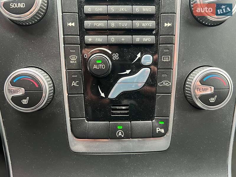 Седан Volvo S60 2015 в Киеве