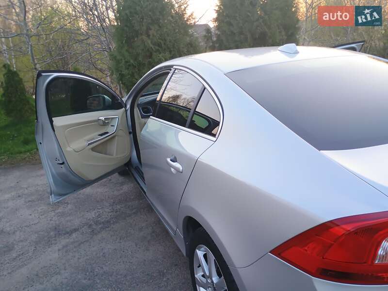 Седан Volvo S60 2015 в Костополе