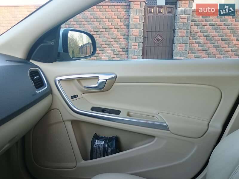 Седан Volvo S60 2015 в Костополе