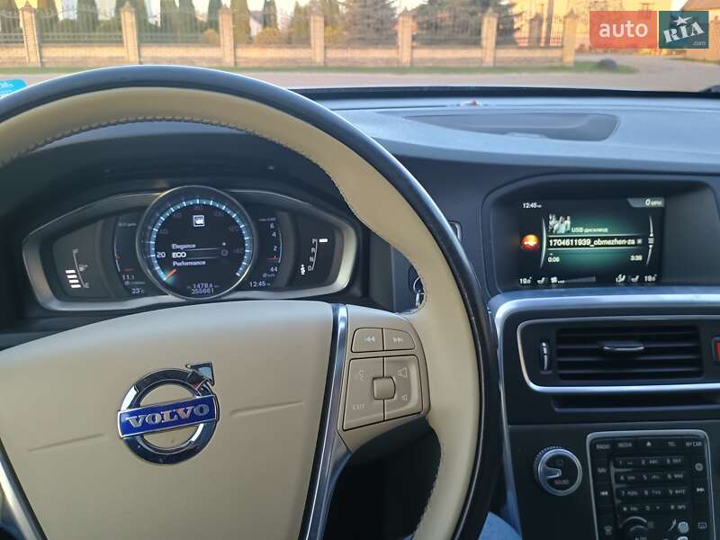 Седан Volvo S60 2015 в Костополе