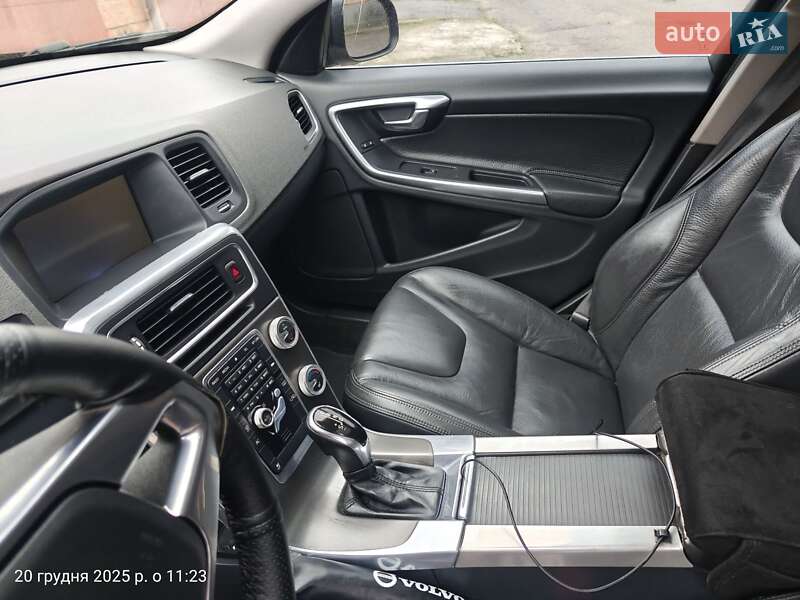 Седан Volvo S60 2013 в Полтаве