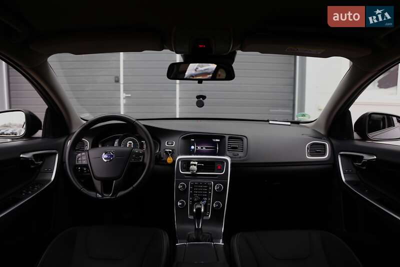 Седан Volvo S60 2017 в Киеве