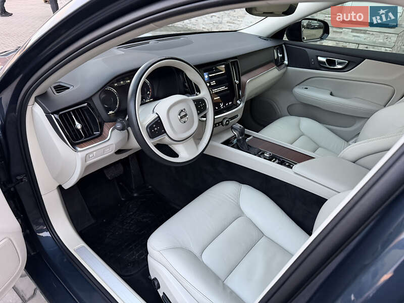 Седан Volvo S60 2021 в Луцьку