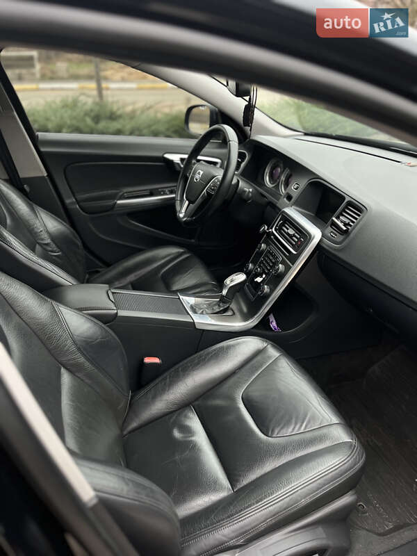 Седан Volvo S60 2012 в Киеве