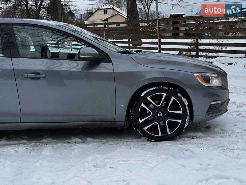Седан Volvo S60 2016 в Києві