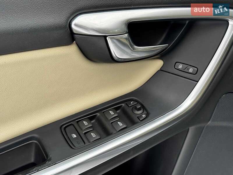 Седан Volvo S60 2016 в Києві