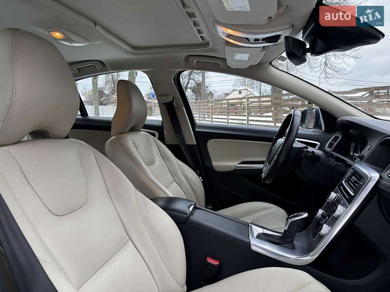 Седан Volvo S60 2016 в Києві