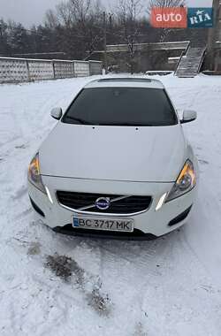 Седан Volvo S60 2013 в Новояворовске