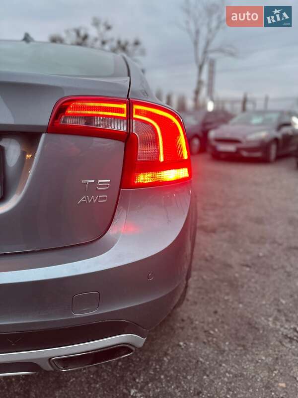 Седан Volvo S60 2015 в Белогородке