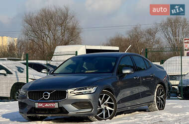 Седан Volvo S60 2019 в Киеве