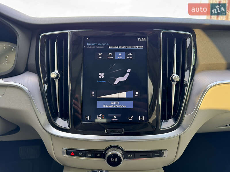 Седан Volvo S60 2019 в Киеве