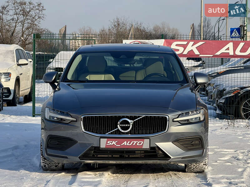 Седан Volvo S60 2019 в Киеве