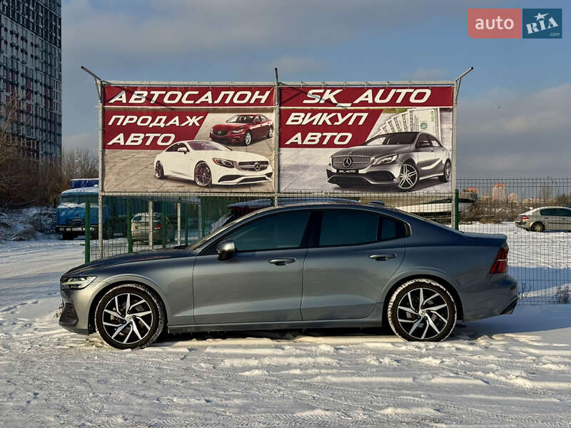 Седан Volvo S60 2019 в Киеве