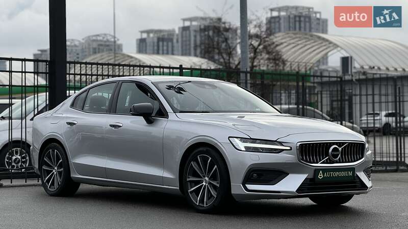 Седан Volvo S60 2021 в Киеве