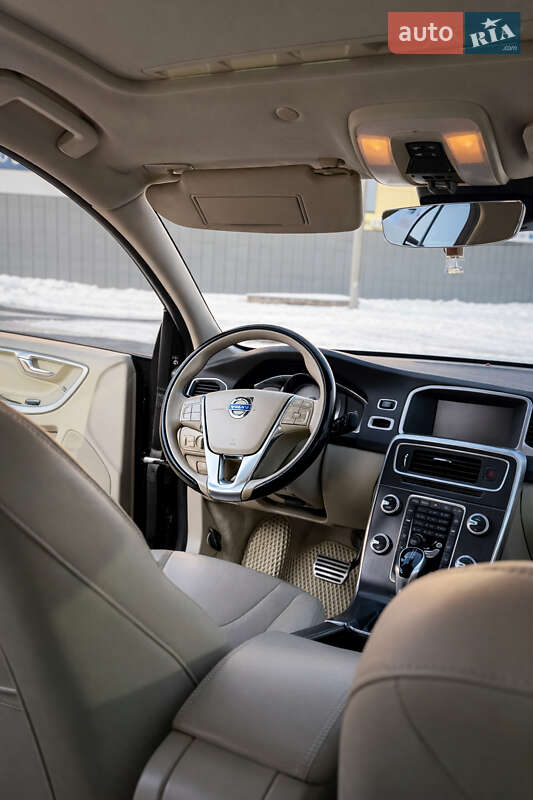 Седан Volvo S60 2015 в Ровно фото 18 Седан Volvo S60 2015 в Ровно