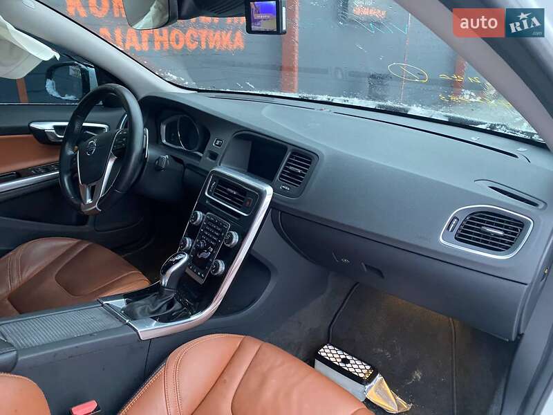 Седан Volvo S60 2018 в Львове