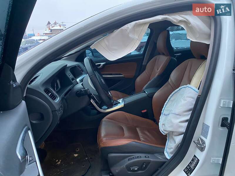 Седан Volvo S60 2018 в Львове