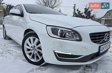 Седан Volvo S60 2015 в Житомире