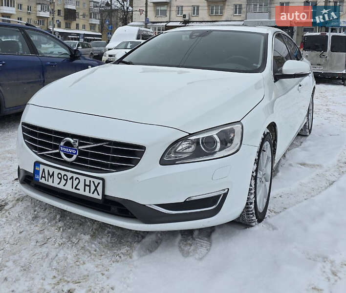 Седан Volvo S60 2015 в Житомире