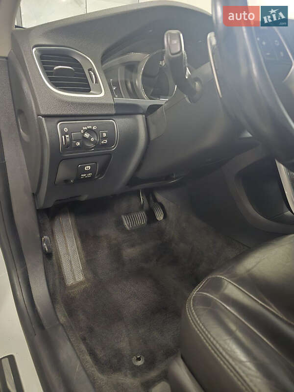 Седан Volvo S60 2015 в Житомире