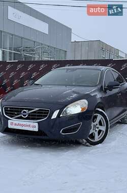 Седан Volvo S60 2013 в Сумах