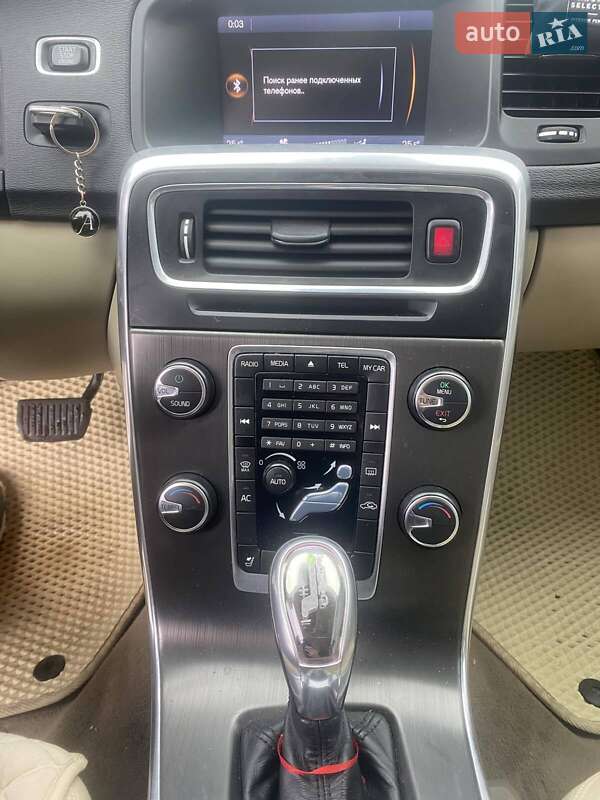 Седан Volvo S60 2013 в Новояворовске