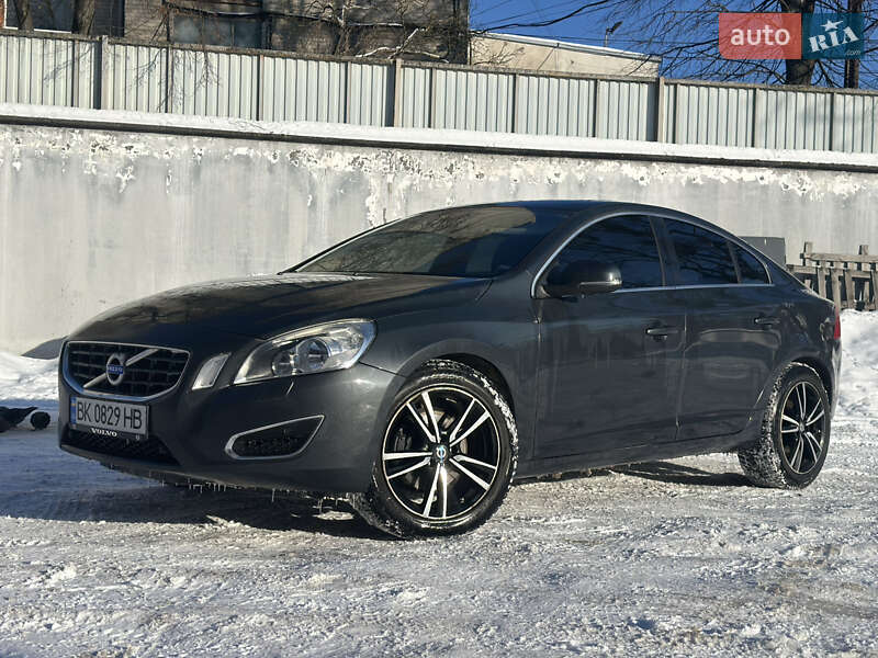 Седан Volvo S60 2011 в Львове