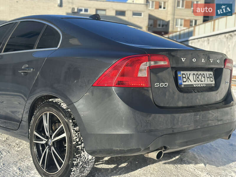 Седан Volvo S60 2011 в Львове