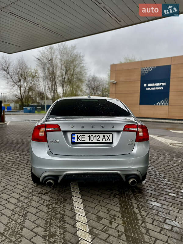Седан Volvo S60 2016 в Львове