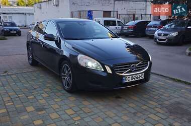 Седан Volvo S60 2013 в Львові
